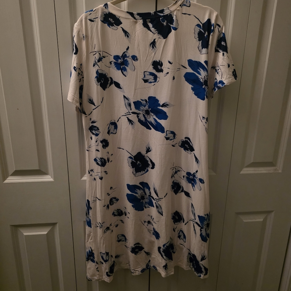 Locryz Blue Floral T Shirt Dress - Picture 2 of 5
